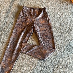 Onzie rose gold leopard print leggings